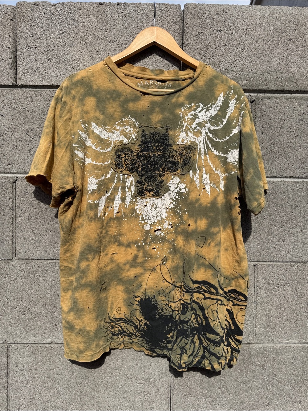 Marquis Distressed Cross Wing Tee Size medium